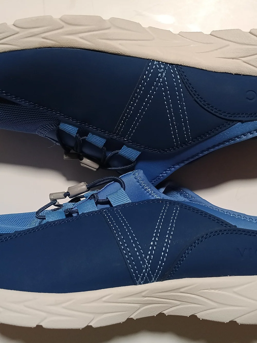 New Vionic Slip-On Athletic Sneakers in Blue with Coral Insoles Size 9